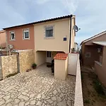 بيت للعطل House Matej *