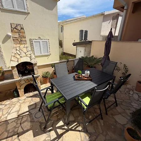 House Matej Holiday home Vir