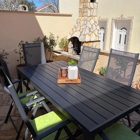 House Matej فير