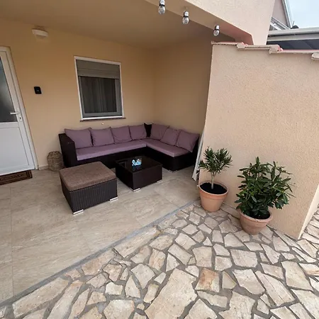 House Matej Holiday home Vir